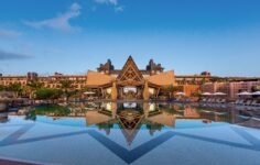 Descubre el Lujo y la Exclusividad: Por qué Elegir Lopesan Hoteles para tus Próximas Vacaciones